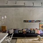 sala com parede cinza
